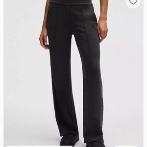 NWT Lululemon Softstreme Pintuck Mid-Rise Pant Size Large